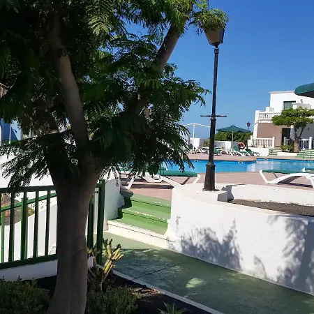 Charming In + Pool Тиас