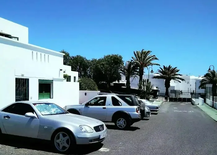 Charming In + Pool Тиас