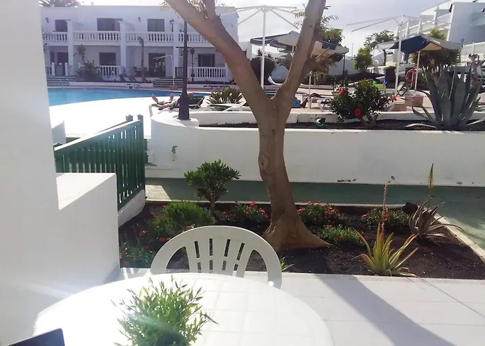 Апартаменты Charming In + Pool Тиас